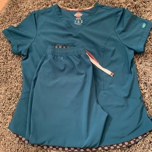 Dickies Scrubs Set